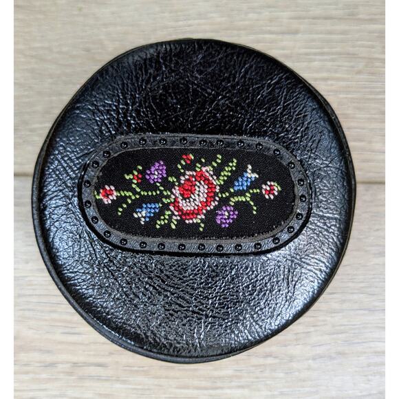 Vintage Black Leather Mini Zippered Round Sewing Kit Embroidered Floral  3" - Picture 3 of 12